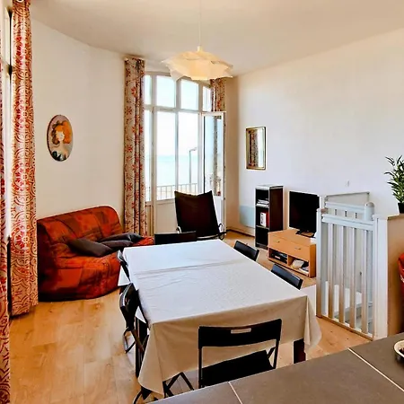 Vue Panoramique Sur La Et Les Falaises *